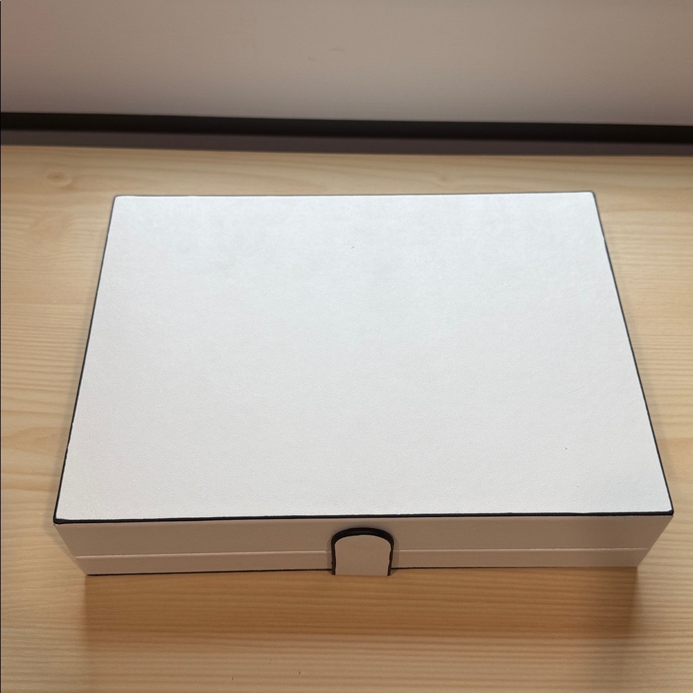 Radley London white jewelry box - Picture 3 of 4